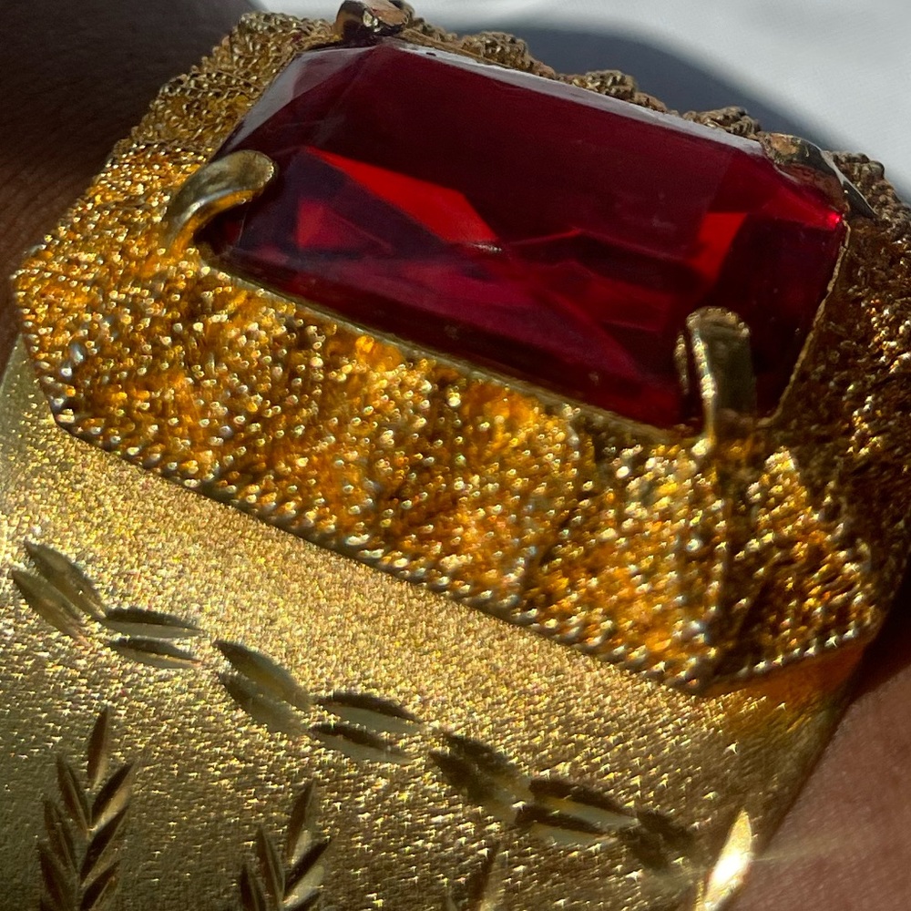 Custom made red Nefertiti bangle aesthetic - Picture 2 of 3